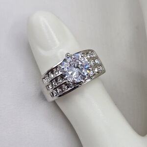 Swarovski Crystal Elements Silver Statement Band Ring Size 9 Prom Bridal Formal